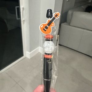 Super cute ✨ Brand New 🤩 Guitar 🎸 pen 🖊️